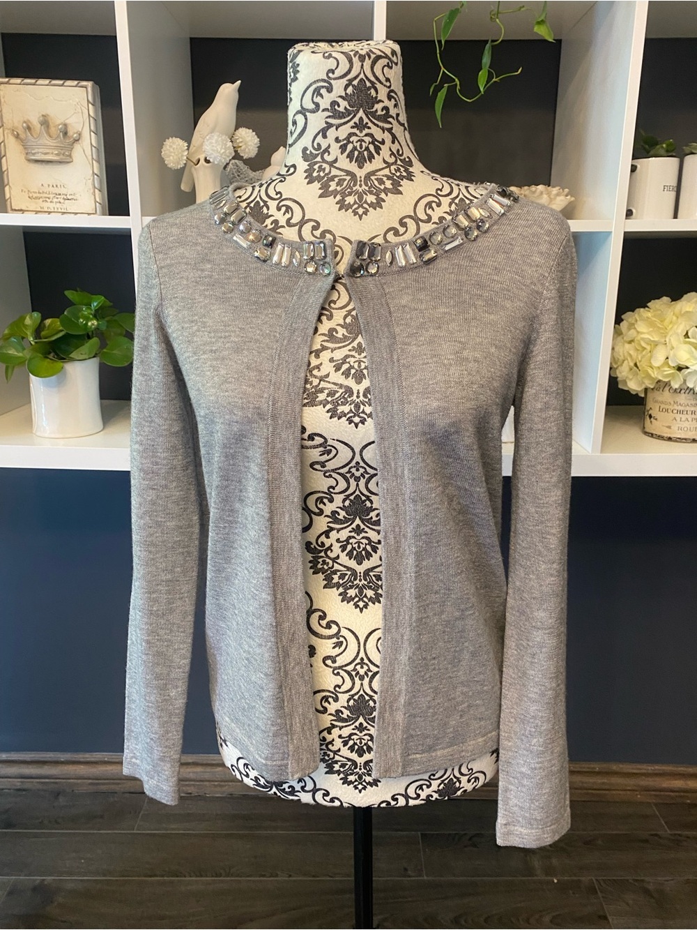 Banana Republic Embellished Collar Grey Top Closure Cardigan Sweater Size Small